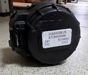 Мотор переспускного клапана, аналог 87186445640А, совместим с 87186445640 Bosch & Buderus Мотор переспускного клапана, аналог 87186445640А, совместим с 87186445640 Bosch & Buderus
